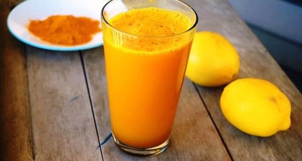 Mix-Curcuma-With-Lemon